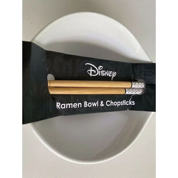 Disney Classic Mickey Mouse Poses Ramen Noodle Bowl With Chopsticks NWT - Picture 8 of 8